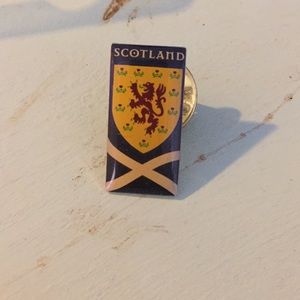 Vintage Scotland pin!!